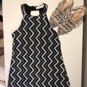 💞NWT!! Stunning Halter Neck Shift Dress